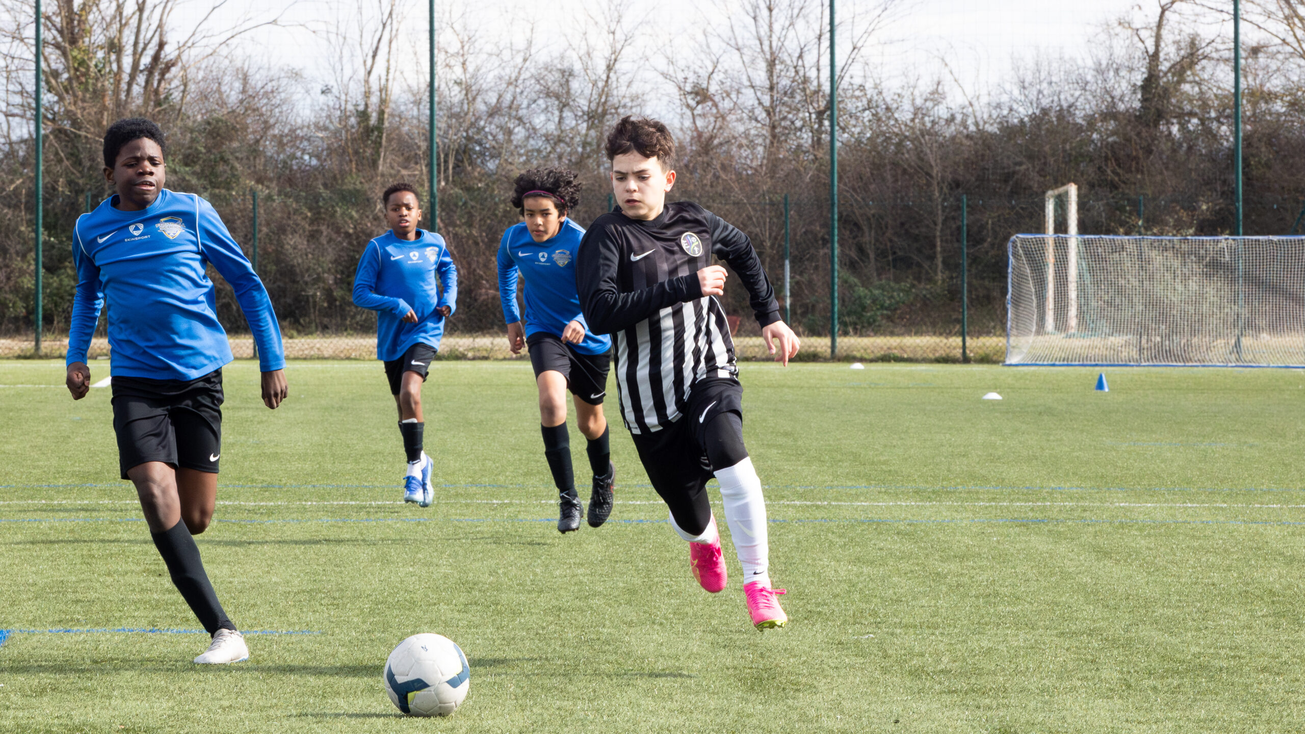 Stage Performance – Match amical contre la Football School Academy